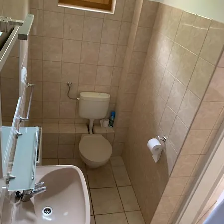 Zsuzsa Apartman Hajduszoboszlo Exterior photo