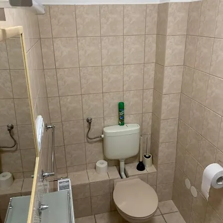 Zsuzsa Apartman Hajduszoboszlo Exterior photo